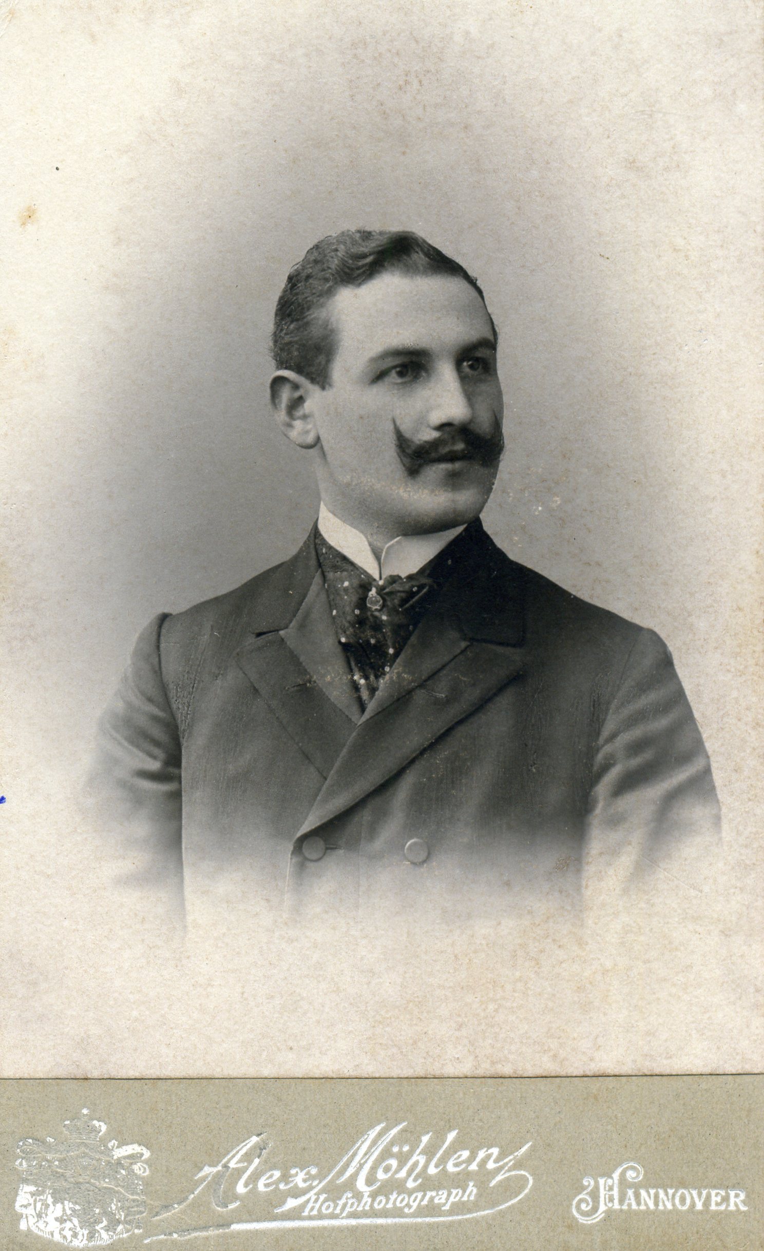 Portrait: BUCHHOLZ, Mathias Arthur